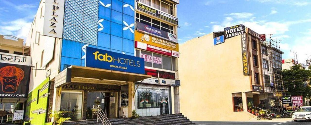 Fabhotel Royal Plaza Zirakpur Eksteriør billede
